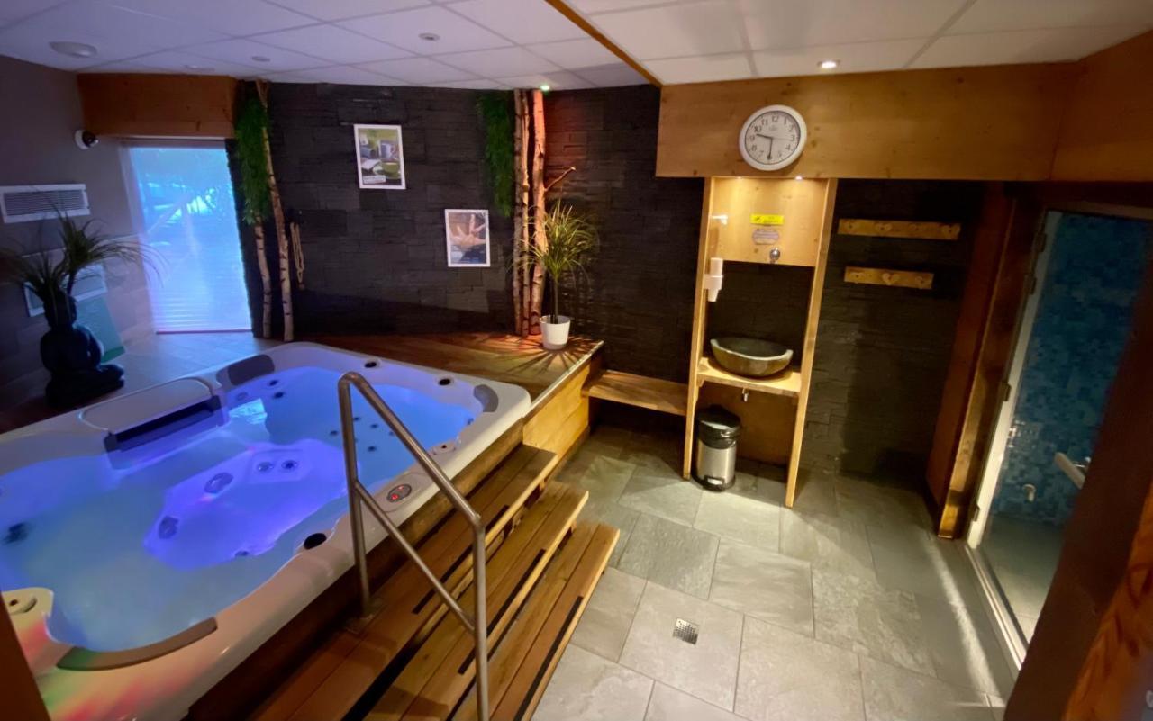 Logis Hotel Les Ancolies Areches Bagian luar foto