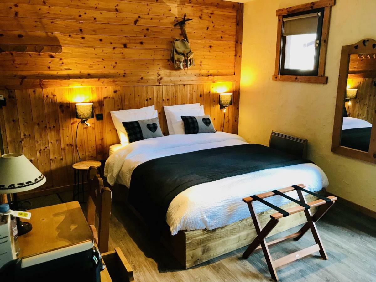 Logis Hotel Les Ancolies Areches Bagian luar foto