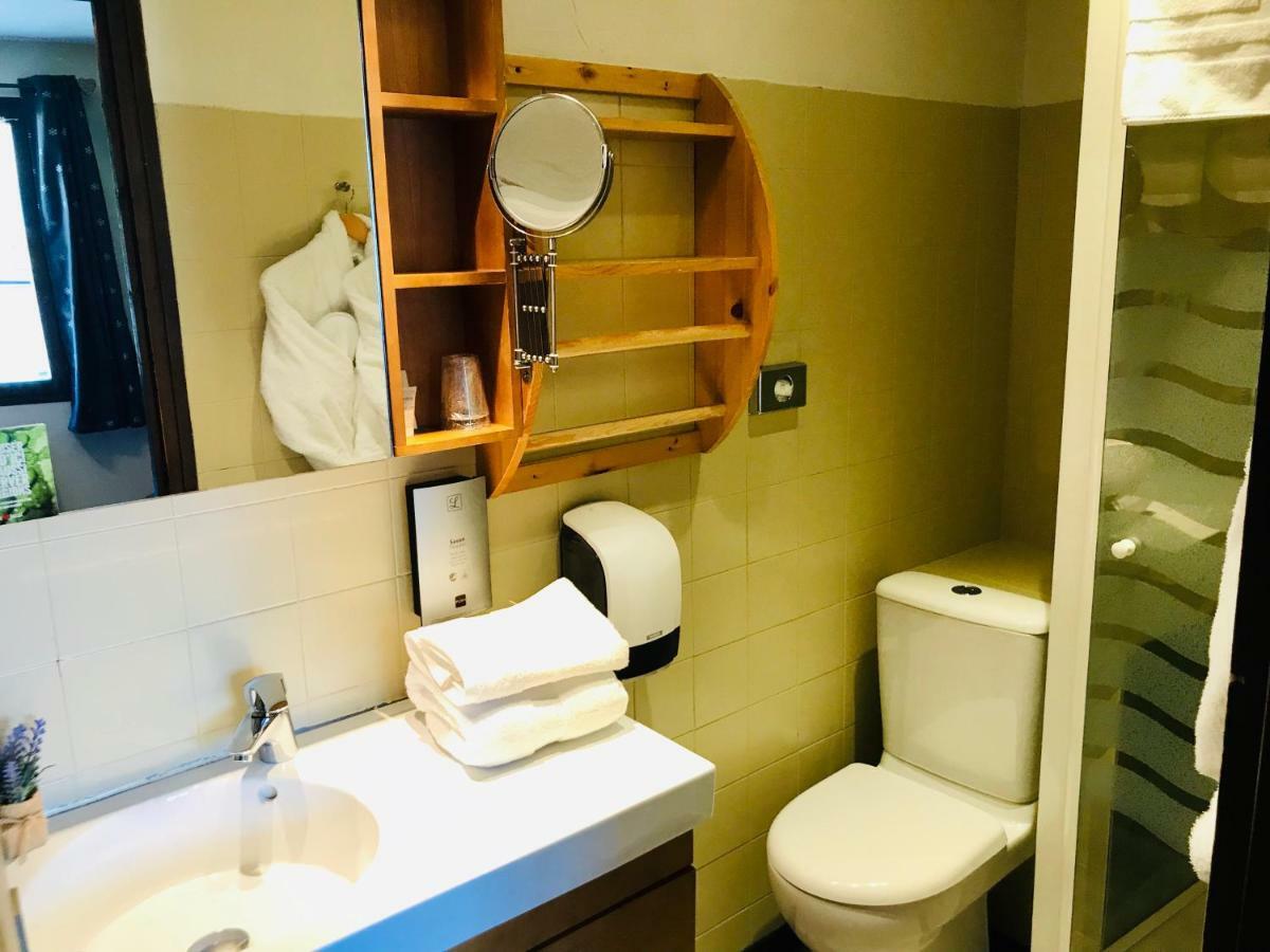 Logis Hotel Les Ancolies Areches Bagian luar foto