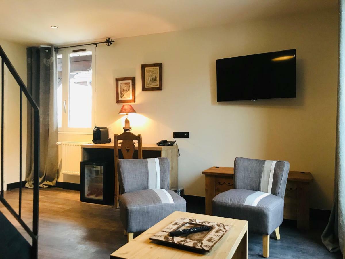 Logis Hotel Les Ancolies Areches Bagian luar foto
