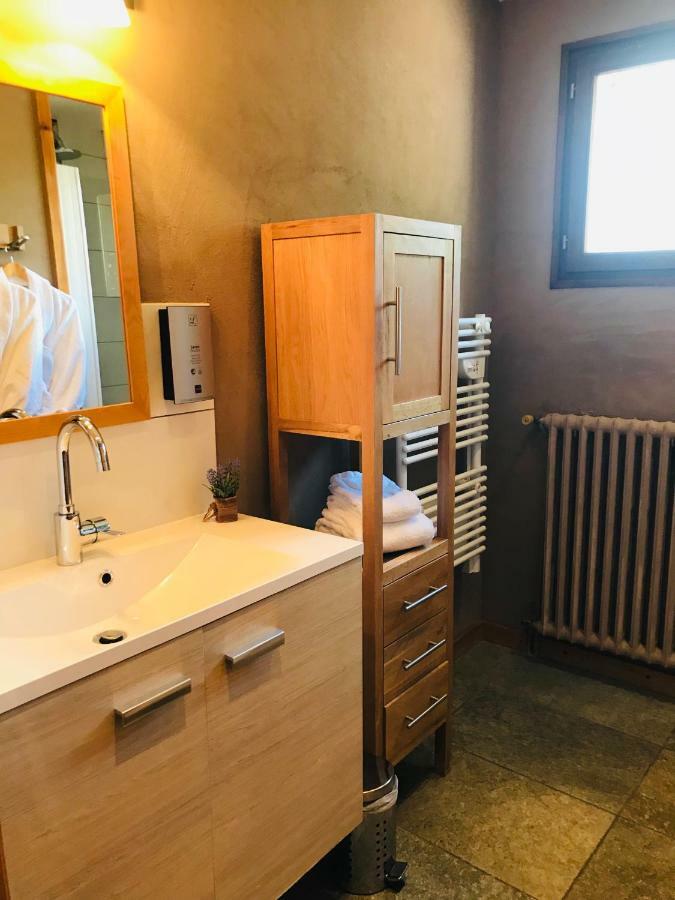Logis Hotel Les Ancolies Areches Bagian luar foto