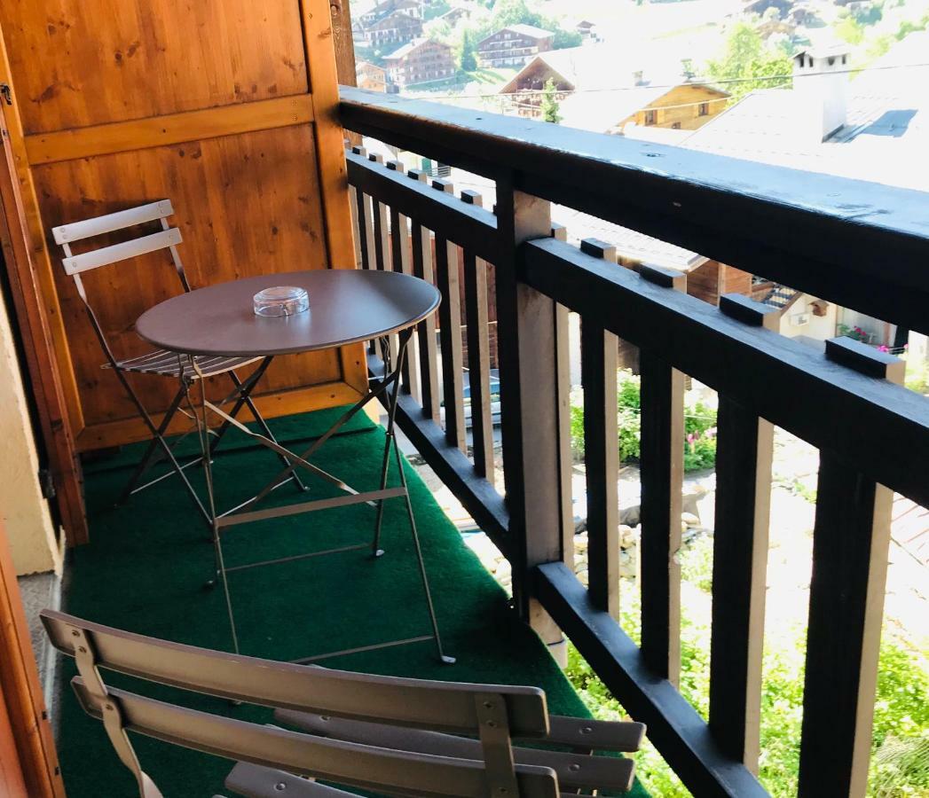 Logis Hotel Les Ancolies Areches Bagian luar foto