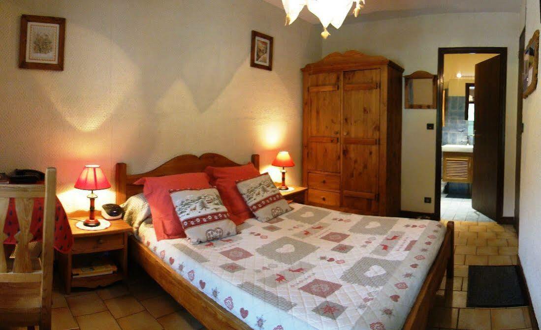 Logis Hotel Les Ancolies Areches Bagian luar foto